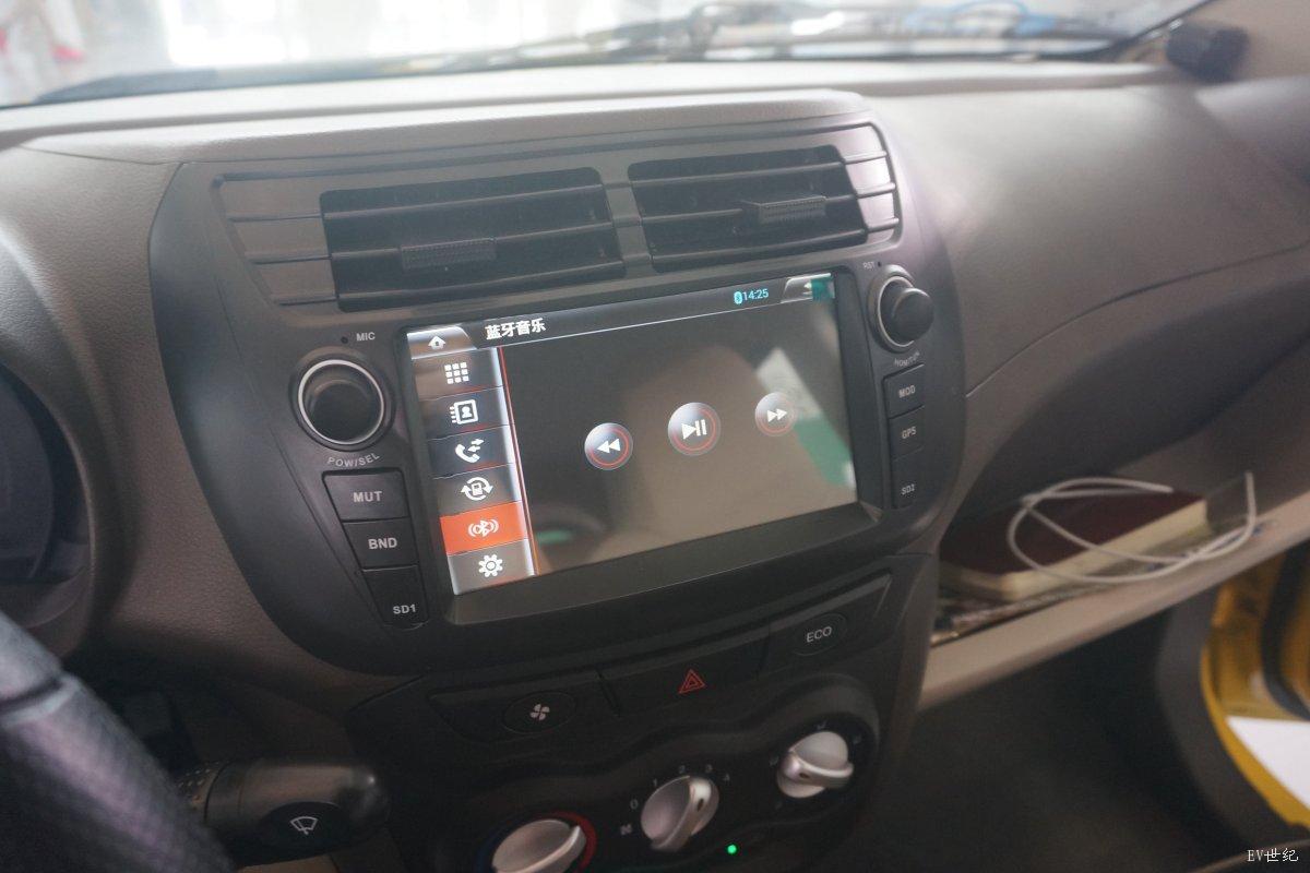 2016款 云100S 豪华型_中控内饰