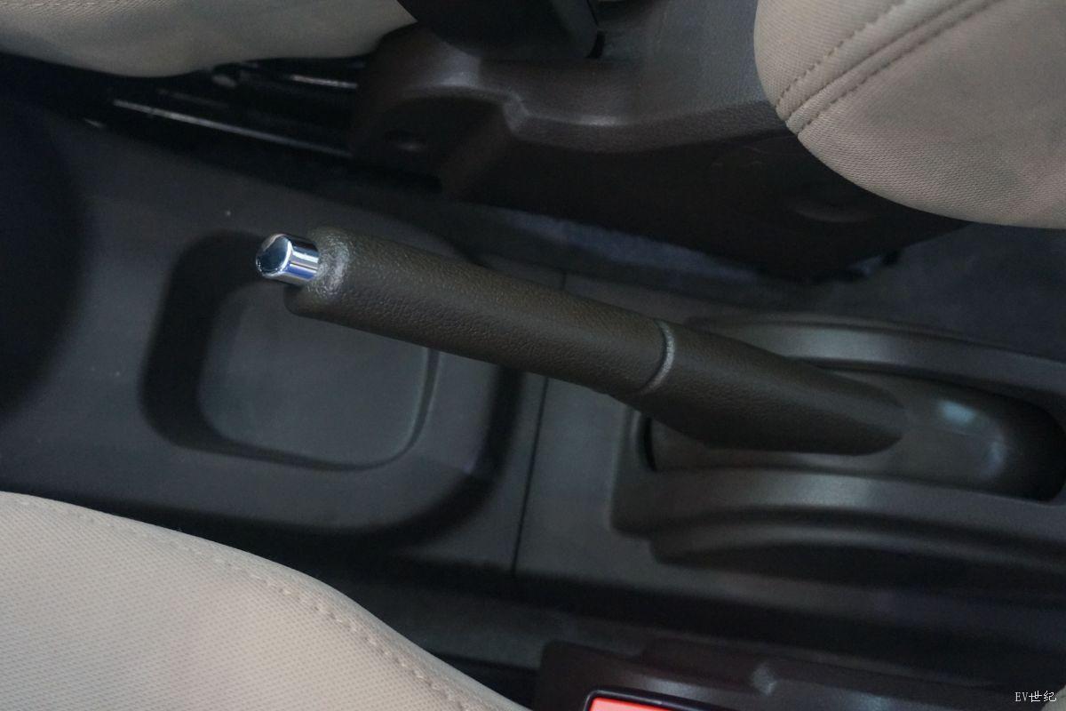 2016款 云100S 豪华型