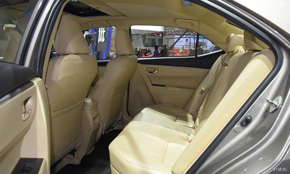 2016款 1.8L CVT精英版_车厢座椅