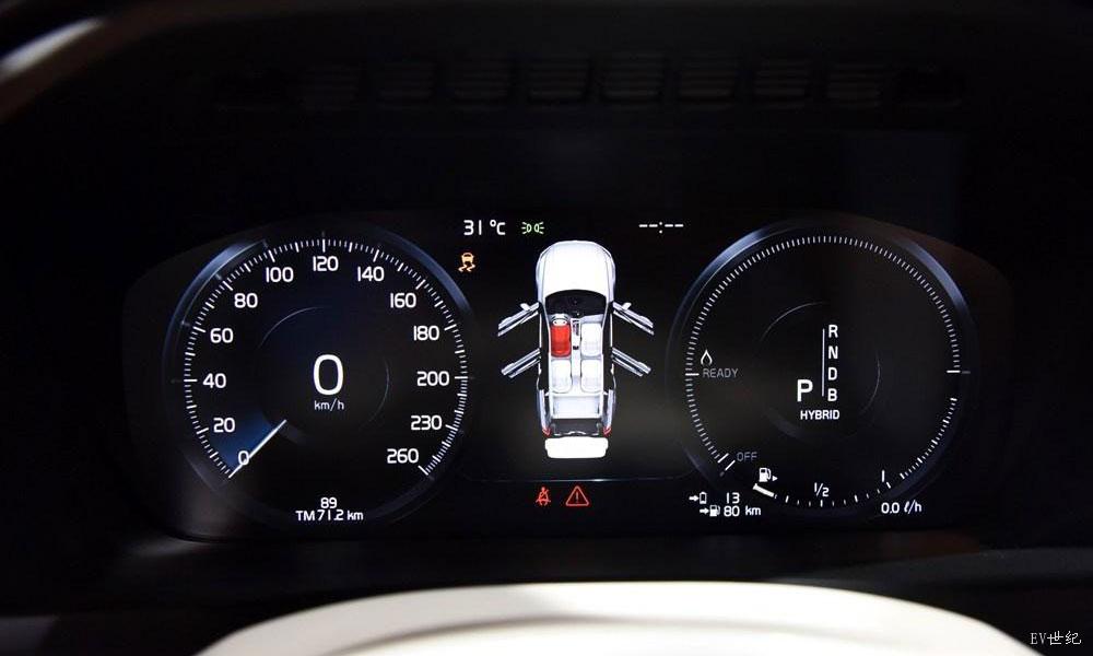 2016款 2.0T T8 荣誉版 4座