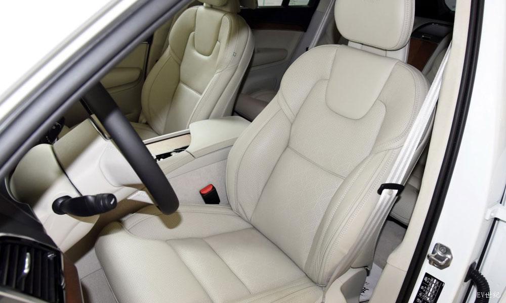 2016款 2.0T T8 荣誉版 4座