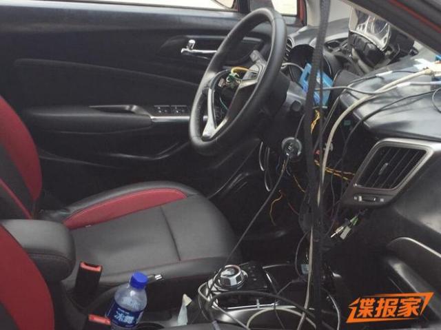 续航超200km 长安CS15电动版2017年发布
