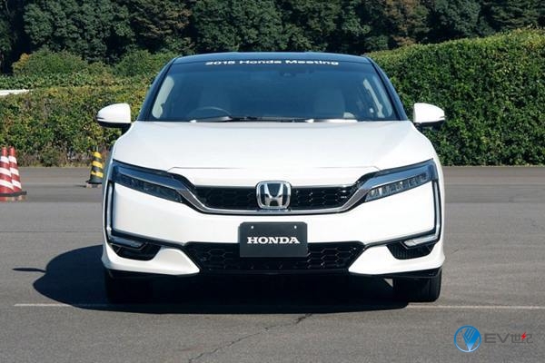 续航里程最高 本田推Clarity燃料电池车