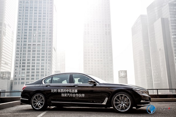 03.新BMW 7系成为《比利_林恩的中场战事》独家汽车合作伙伴.jpg