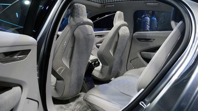 捷豹推纯电动版SUV I-PACE 采用四驱布局