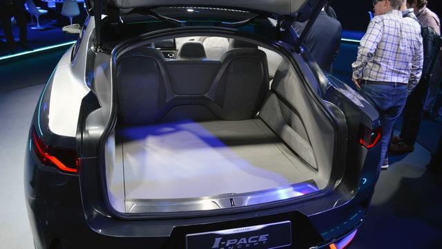 捷豹推纯电动版SUV I-PACE 采用四驱布局
