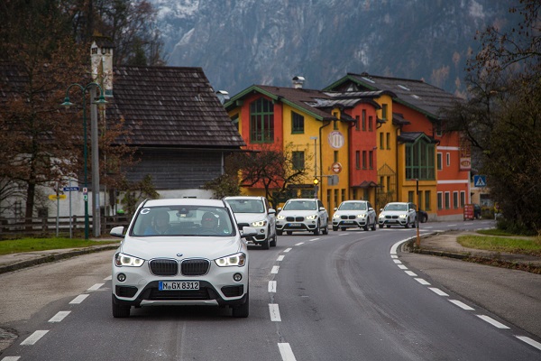 04. xDrive, 互联驾驶及丰富的驾驶辅助功能让全新BMW X1的旅途更加安心、舒适.jpg