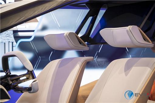 05. BMW Sound Curtain音效系统_副本.jpg