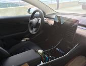 特斯拉Model 3内饰设计谍照曝光