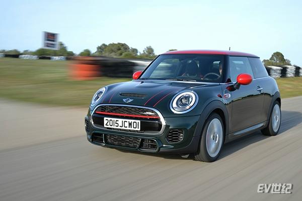 07.MINI JOHN COOPER WORKS.jpg