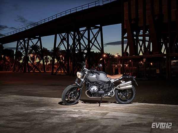 12.BMW R nineT Scrambler.jpg