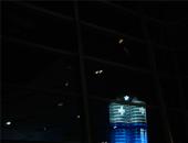 宝马集团2017年第10万辆电动汽车完成交付 慕尼黑总部大楼点亮成为“电池”