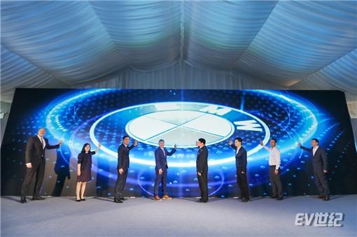 04.BMW售后零件中欧班列（成都）进口正式启动_副本.jpg