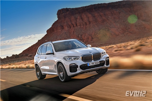 01. 全新BMW X5-头部动态.jpg