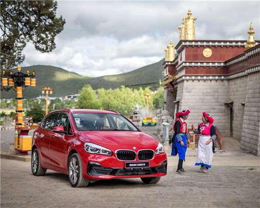 02.新BMW 2系旅行车_副本.jpg