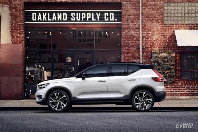 213088_New_Volvo_XC40_exterior.jpg