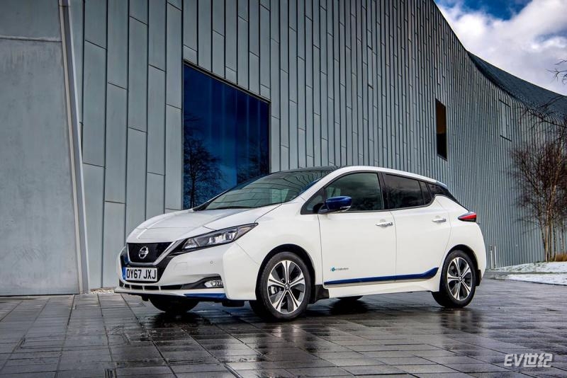 426224154_The-new-Nissan-LEAF.jpg