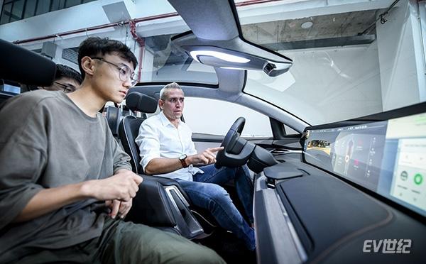 清华大学学生体验BYTON M-Byte Concept-1.jpg