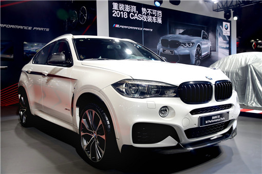 05.配备BMW M Performance高性能系列配件的BMW X6_副本.jpg