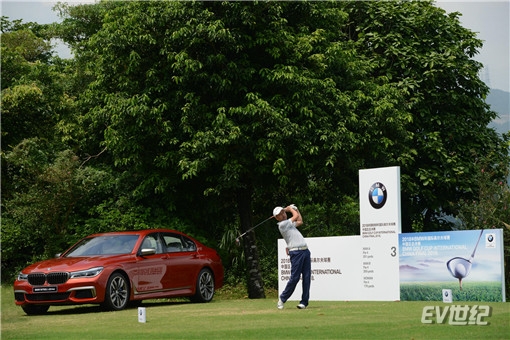 04.2018年BMW杯国际高尔夫球赛中国区决赛展车BMW760Li_副本.jpg
