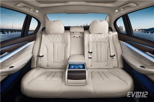 17.新BMW 5系Li后排座椅_副本.jpg