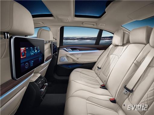 19.新BMW 5系Li后排座椅_副本.jpg