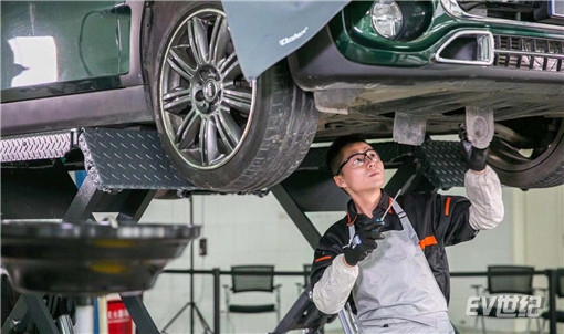 04.2018 BMW & MINI中国售后服务精英大赛-机电技师比赛现场_副本.jpg