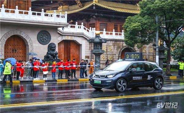 10.新纯电动BMW i3在2018上海马拉松_副本1.jpg