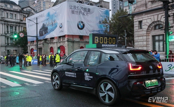 11.新纯电动BMW i3在2018上海马拉松_副本1.jpg