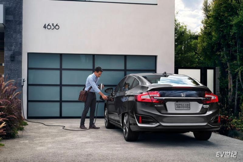 2018_Honda_Clarity_Plug_In_Hybrid___Charging.jpg