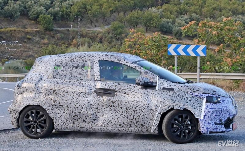 Renault-Zoe-spy-photo-5.jpg