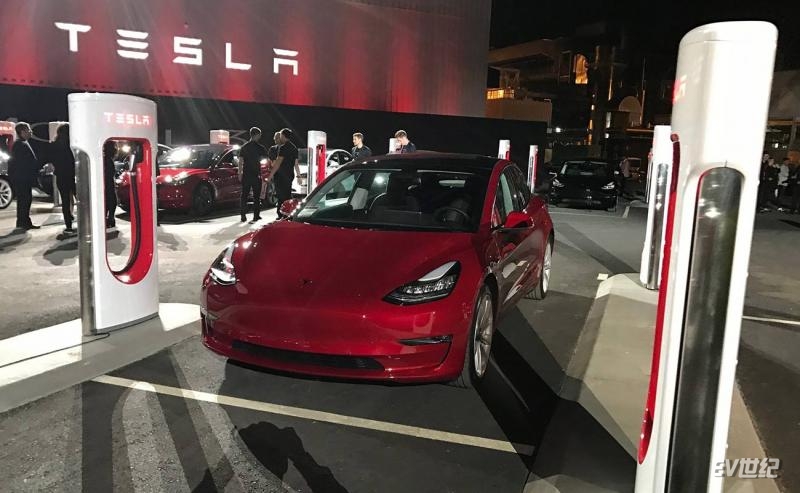 Tesla-Model-3-Event-j28-8-e1551390881928.jpg
