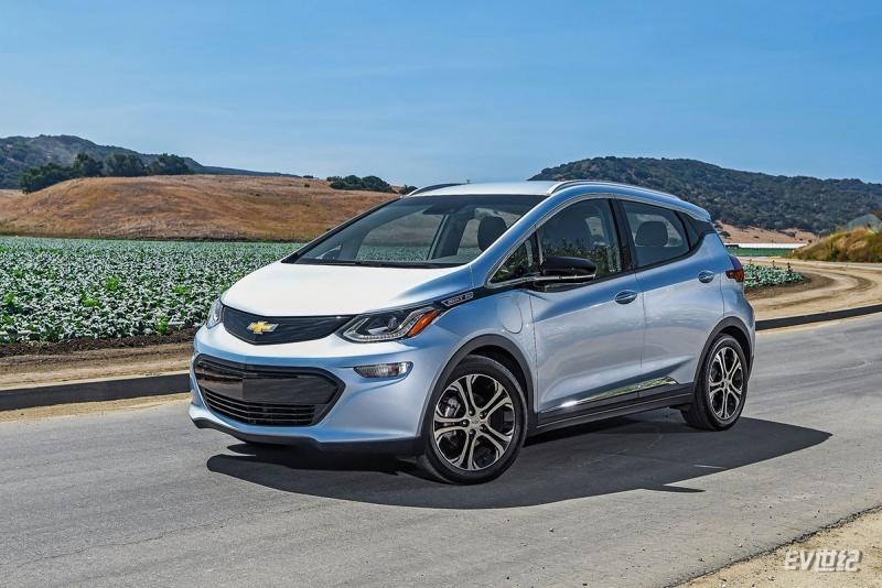 Chevrolet-Bolt_EV-2017-1600-02.jpg