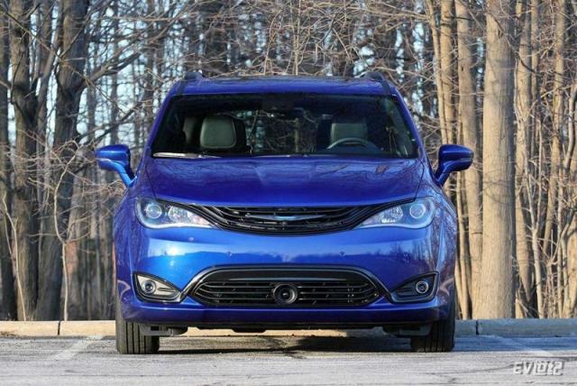 2019-chrysler-pacifica-hybrid-review-2.jpg
