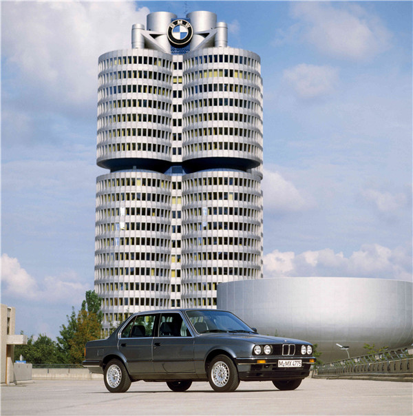 07.四门版的第二代BMW 3系.jpg