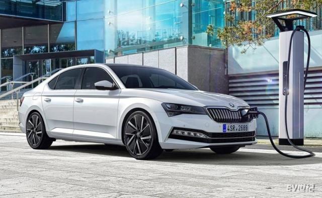 Skoda-Superb_iV-2020-1600-01.jpg