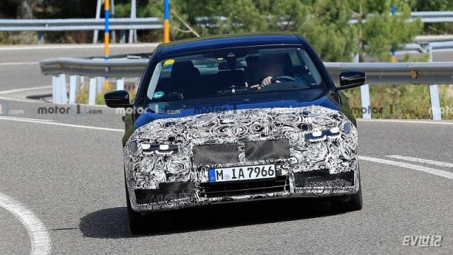 bmw-5-series-facelift-spy-photo (2).jpg