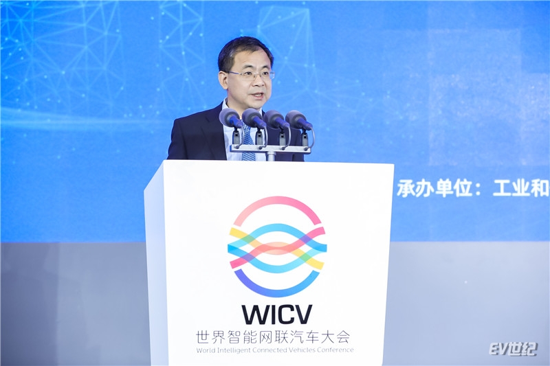 1、上汽集团总裁王晓秋在2019世界智能网联汽车大会主论坛上发表演讲.jpg