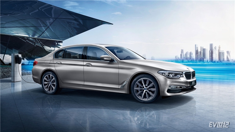 04.新BMW 5系插电式混合动力_副本.jpg