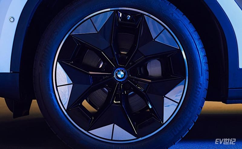 bmw-ix3s-fancy-new-wheels-help-it-gain-6-miles-of-range-140850_1.jpg