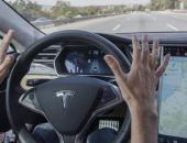 特斯拉Autopilot再次更新：可识别信号灯并自动停车