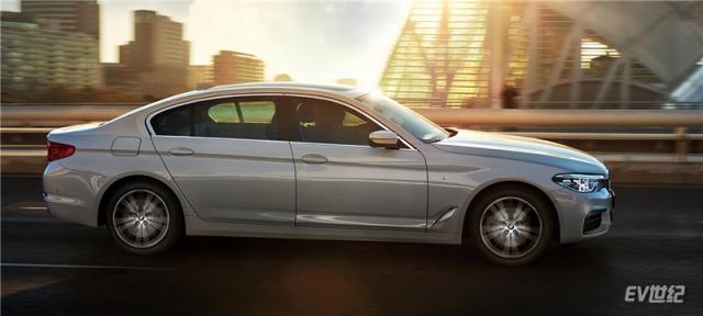 03.BMW 5系四门轿车_副本.jpg
