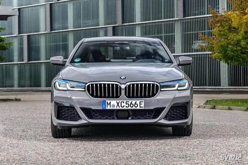 BMW-545e_xDrive_Sedan-2021-1600-33.jpg