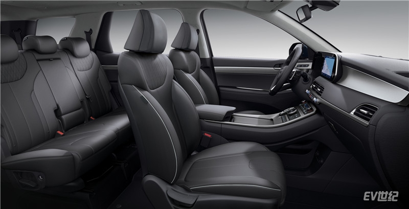 内饰_COLOR_BLACK_ARTIFICIAL_LEATHER_SEAT.jpg