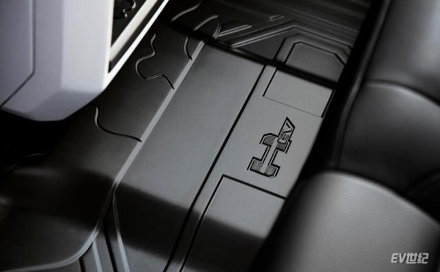 GMC-Hummer_EV-2022-1600-25.jpg