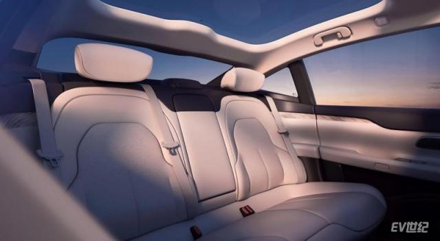 et7-interior-space-desktop.jpg
