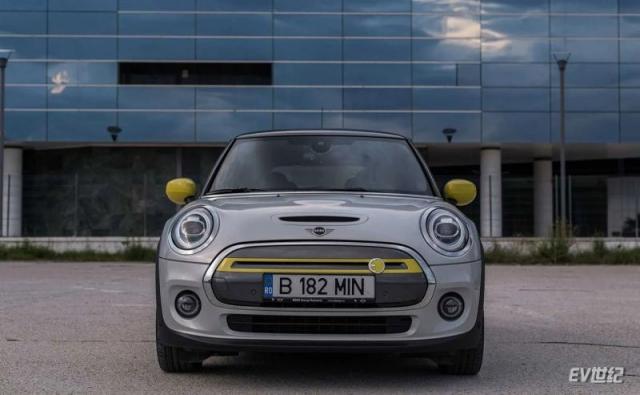 2020-mini-cooper-se.webp-(1).jpg
