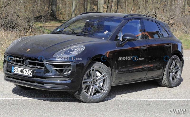 next-gen-porsche-macan-spy-shots-(2).jpg