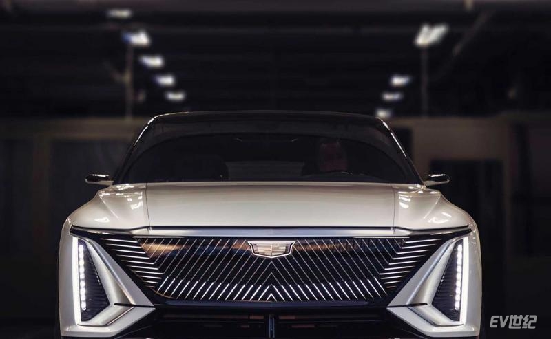 2023-cadillac-lyriq-front-(1).jpg