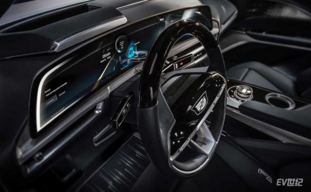 2023-cadillac-lyriq-front-(4).jpg